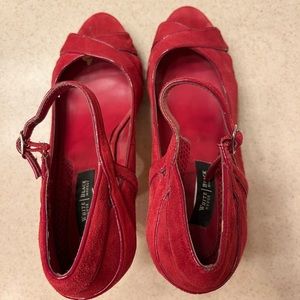 𝅺White House Black Market red suede heels